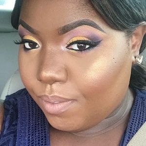 Meet your Posher, Adrienne